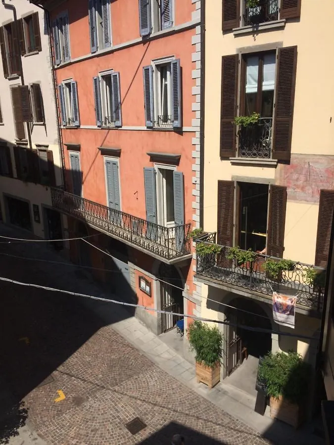 Appartamenti Al Rizzo Dei Santi Lovere Appartement