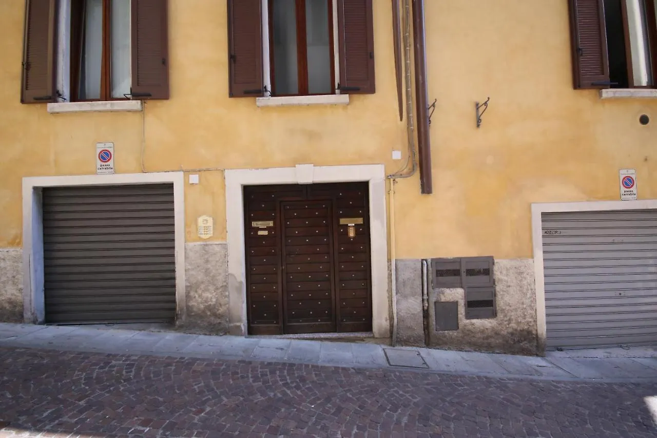 Appartamenti Al Rizzo Dei Santi contacts